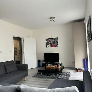 Modern Studio In The Heart Of Woolwich - 35 Minuets To Central Apartment